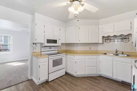 Kitchen - 1508 W 28th St, Sioux Falls, SD 57105 photo 1 of 1