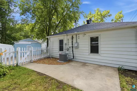 Exterior - 1508 W 28th St, Sioux Falls, SD 57105 photo 5 of 6