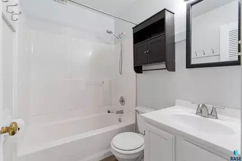Bath - 1508 W 28th St, Sioux Falls, SD 57105 photo 1 of 1