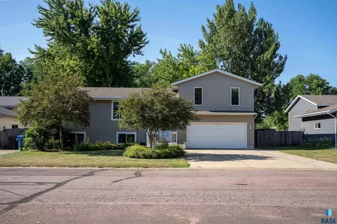 Exterior - 507 W Mary St, Worthing, SD 57077 photo 1 of 6