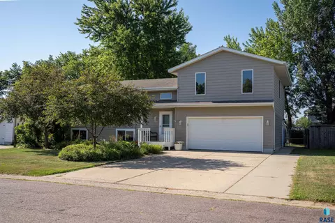 Exterior - 507 W Mary St, Worthing, SD 57077 photo 2 of 6