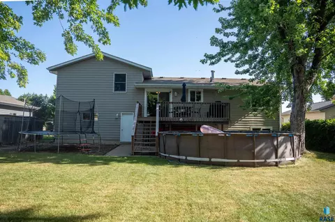 Exterior - 507 W Mary St, Worthing, SD 57077 photo 3 of 6