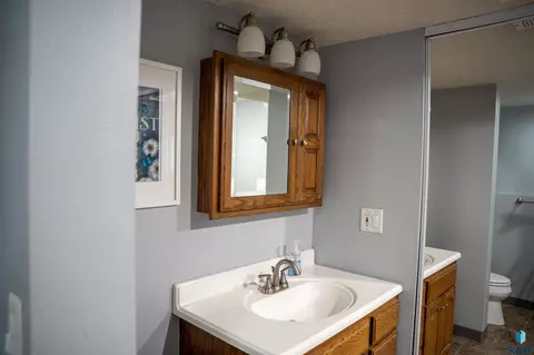 Bath - 507 W Mary St, Worthing, SD 57077 photo 5 of 5