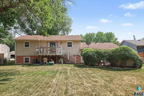 Exterior - 608 E Walnut St, Harrisburg, SD 57032 photo 1 of 3