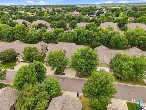 View/Area - S Hoffman Pl, Sioux Falls, SD 57108 photo 2 of 5