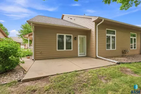 Exterior - S Hoffman Pl, Sioux Falls, SD 57108 photo 4 of 9