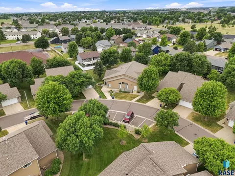 View/Area - S Hoffman Pl, Sioux Falls, SD 57108 photo 4 of 5