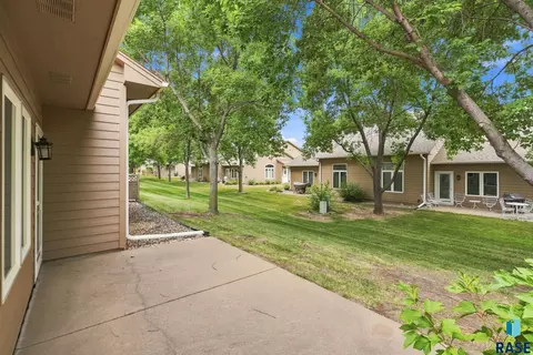 Exterior - S Hoffman Pl, Sioux Falls, SD 57108 photo 5 of 9