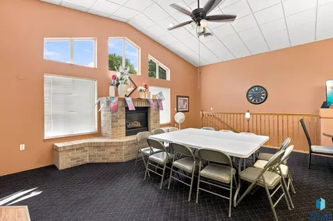 Dining - S Hoffman Pl, Sioux Falls, SD 57108 photo 2 of 3