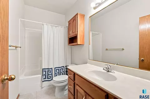 Bath - S Hoffman Pl, Sioux Falls, SD 57108 photo 3 of 3