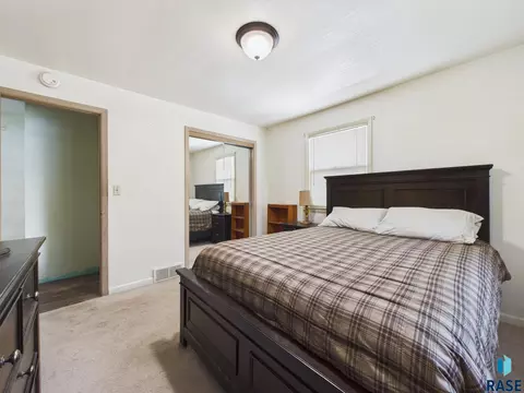 Bedroom - S Willow Ave, Sioux Falls, SD 57105 photo 2 of 4