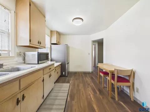 Kitchen - S Willow Ave, Sioux Falls, SD 57105 photo 4 of 4