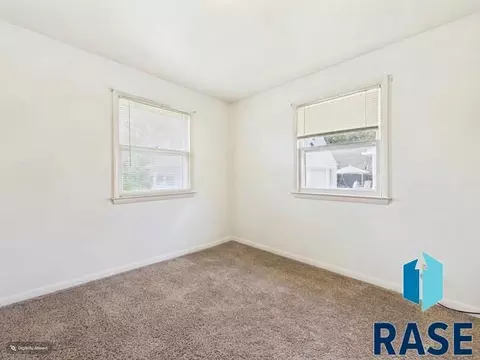 Bedroom - S Willow Ave, Sioux Falls, SD 57105 photo 4 of 4