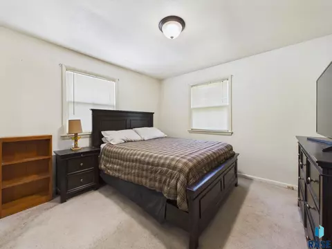 Bedroom - S Willow Ave, Sioux Falls, SD 57105 photo 1 of 4