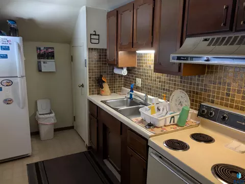 Kitchen - 1426 E 17th St, Sioux Falls, SD 57104 photo 5 of 5