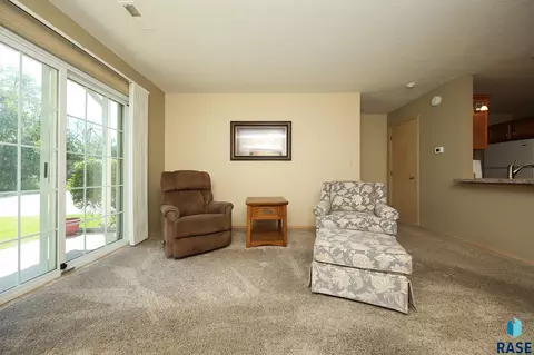Living - 4801 S Oxbow Ave # 101, Sioux Falls, SD 57106 photo 1 of 2