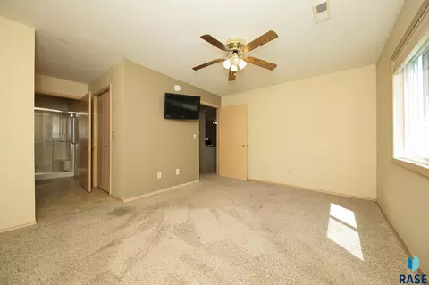 Bedroom - 4801 S Oxbow Ave # 101, Sioux Falls, SD 57106 photo 2 of 4