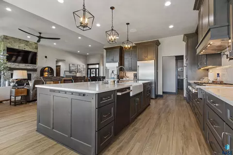 46992 254th St, Crooks, SD 57020 photo 6