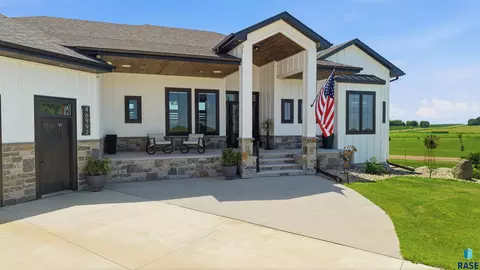 46992 254th St, Crooks, SD 57020 photo 3