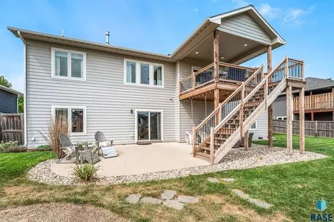 Exterior - 7009 E Sierra Trl, Sioux Falls, SD 57110 photo 8 of 13