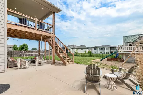 Exterior - 7009 E Sierra Trl, Sioux Falls, SD 57110 photo 7 of 13