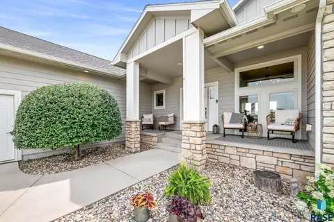 Exterior - 7009 E Sierra Trl, Sioux Falls, SD 57110 photo 3 of 13