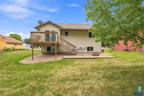 Exterior - 900 E Magnolia Dr, Brandon, SD 57005 photo 3 of 4