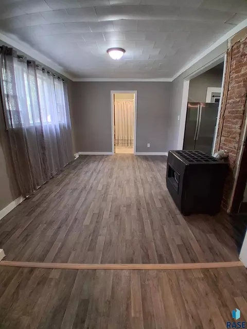 Dining - 700 Pine St, Frankfort, SD 57440 photo 1 of 1