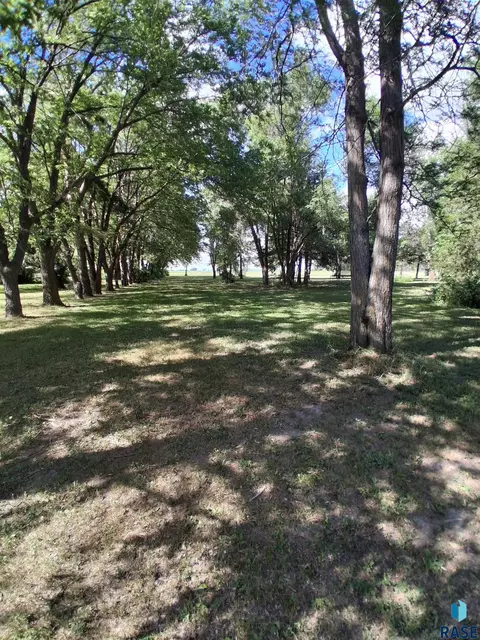 Exterior - 700 Pine St, Frankfort, SD 57440 photo 1 of 2