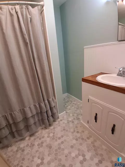 Bath - 700 Pine St, Frankfort, SD 57440 photo 1 of 1