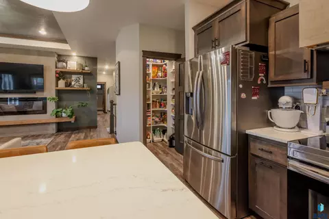 Kitchen - 5508 E 64th St, Sioux Falls, SD 57108 photo 1 of 2