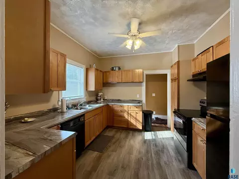 Kitchen - 208 E King St, Chamberlain, SD 57325 photo 1 of 3