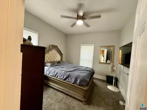 Bedroom - 208 E King St, Chamberlain, SD 57325 photo 1 of 7