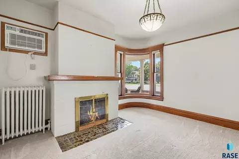 Living - 500 N Egan Ave, Madison, SD 57042 photo 1 of 4
