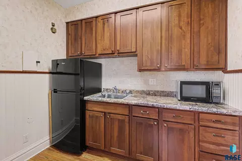 Kitchen - 500 N Egan Ave, Madison, SD 57042 photo 3 of 5