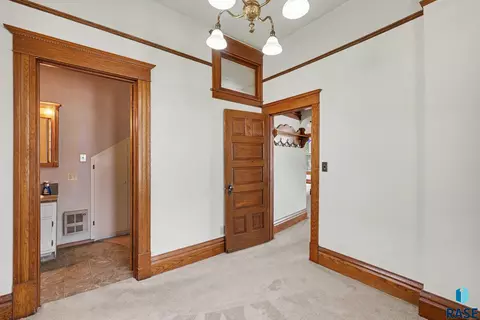 Entry Way - 500 N Egan Ave, Madison, SD 57042 photo 2 of 2
