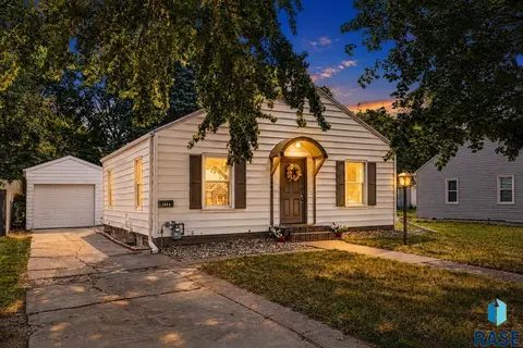 1604 S Grange Ave, Sioux Falls, SD 57105