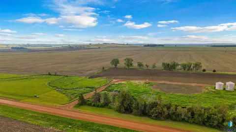 48239 279th St, Canton, SD 57013 photo 6