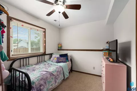 Bedroom - 4709 E Alpine Cir, Sioux Falls, SD 57110 photo 5 of 6