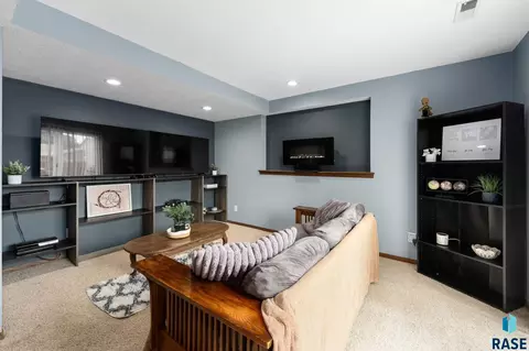 Living - 4709 E Alpine Cir, Sioux Falls, SD 57110 photo 3 of 3