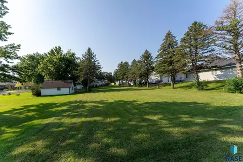 E Boynton Ave, Lennox, SD 57039 photo 4