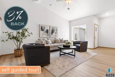 2412 E Jetty Pl, Sioux Falls, SD 57108