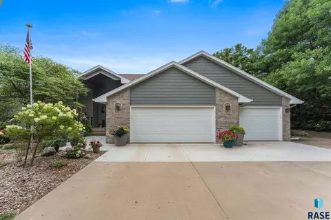 Exterior - 47303 Rogness Pl, Renner, SD 57055 photo 2 of 18