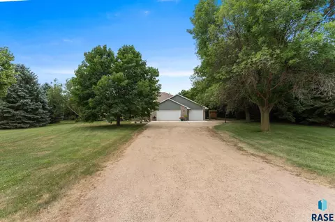 Exterior - 47303 Rogness Pl, Renner, SD 57055 photo 5 of 18