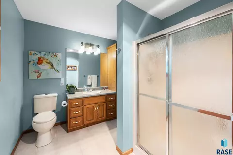 Bath - 47303 Rogness Pl, Renner, SD 57055 photo 1 of 5