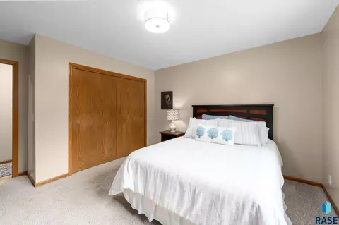 Bedroom - 47303 Rogness Pl, Renner, SD 57055 photo 6 of 7