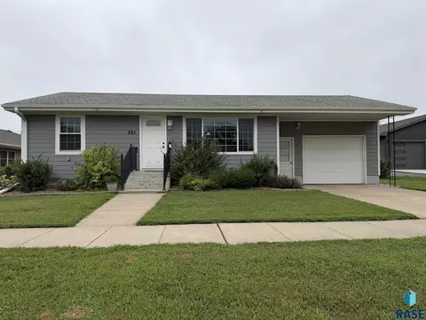 221 N 3rd St, Emery, SD 57332 photo 2