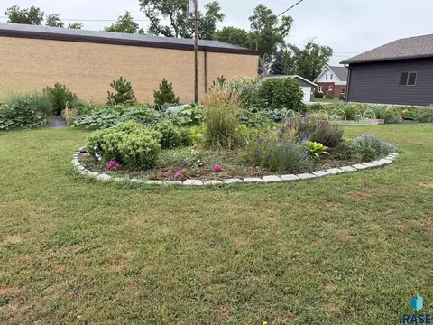 221 N 3rd St, Emery, SD 57332 photo 8