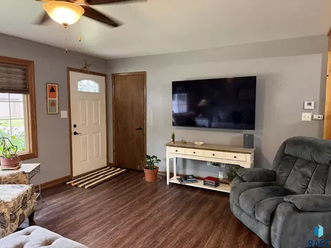 221 N 3rd St, Emery, SD 57332 photo 19