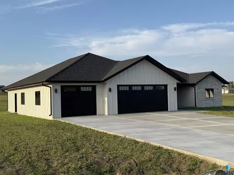 Exterior - 106 Caleb Ct, Parker, SD 57053 photo 4 of 7